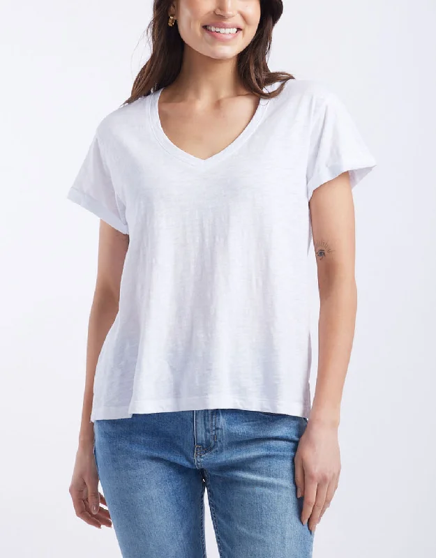 Sports Comfort Style Turn Back V Neck T-Shirt - White