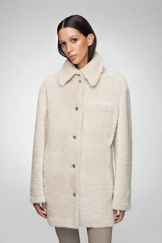 Casual And Relaxed Style Yuki - Cream Shearling Coat