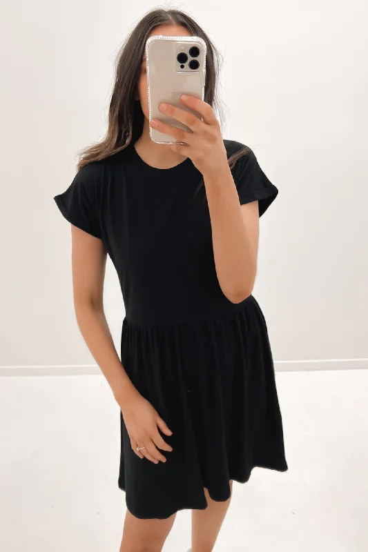 Elegant And Generous Sonny Dress Black